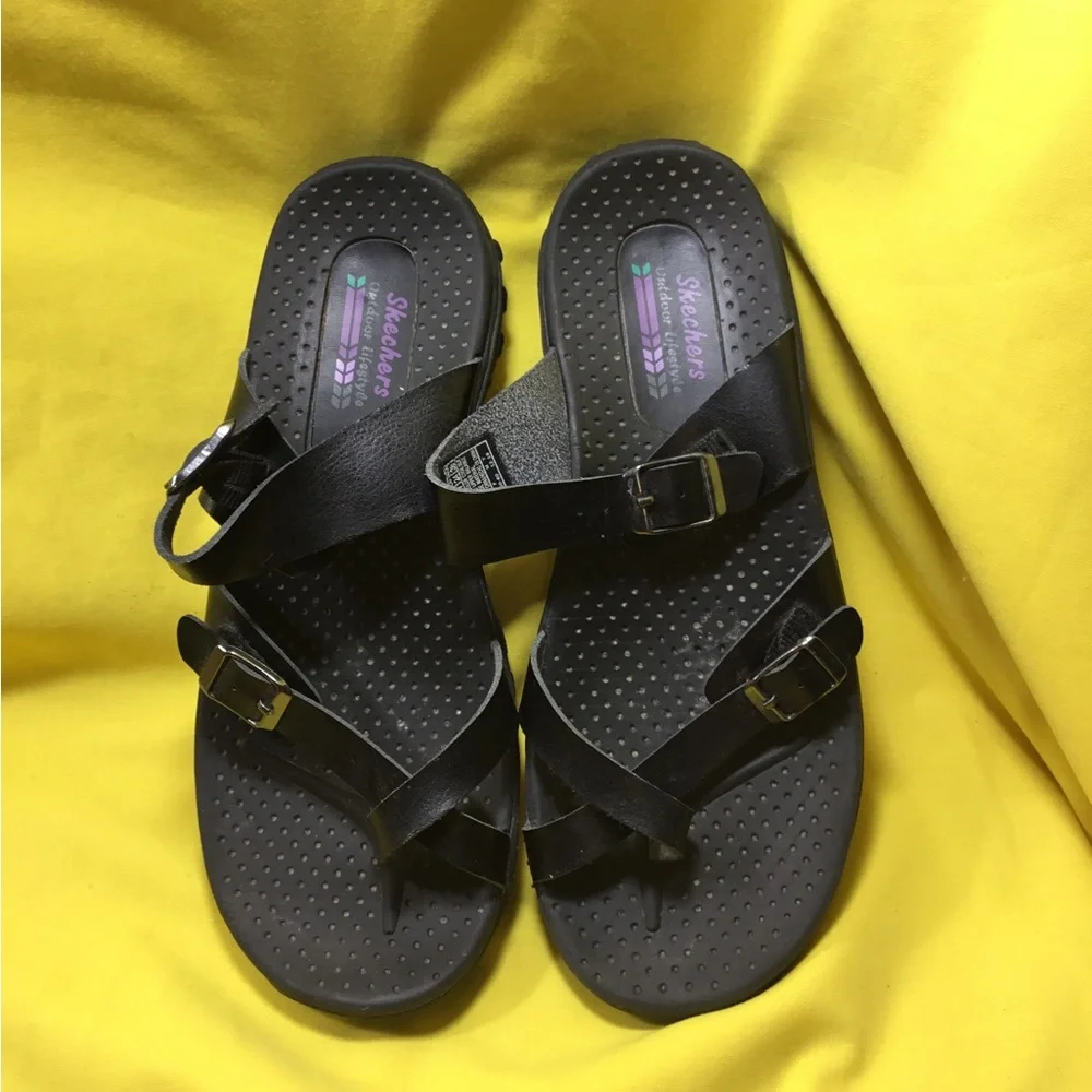Skechers Women’s Black Strappy Buckle Sandals SZ 7